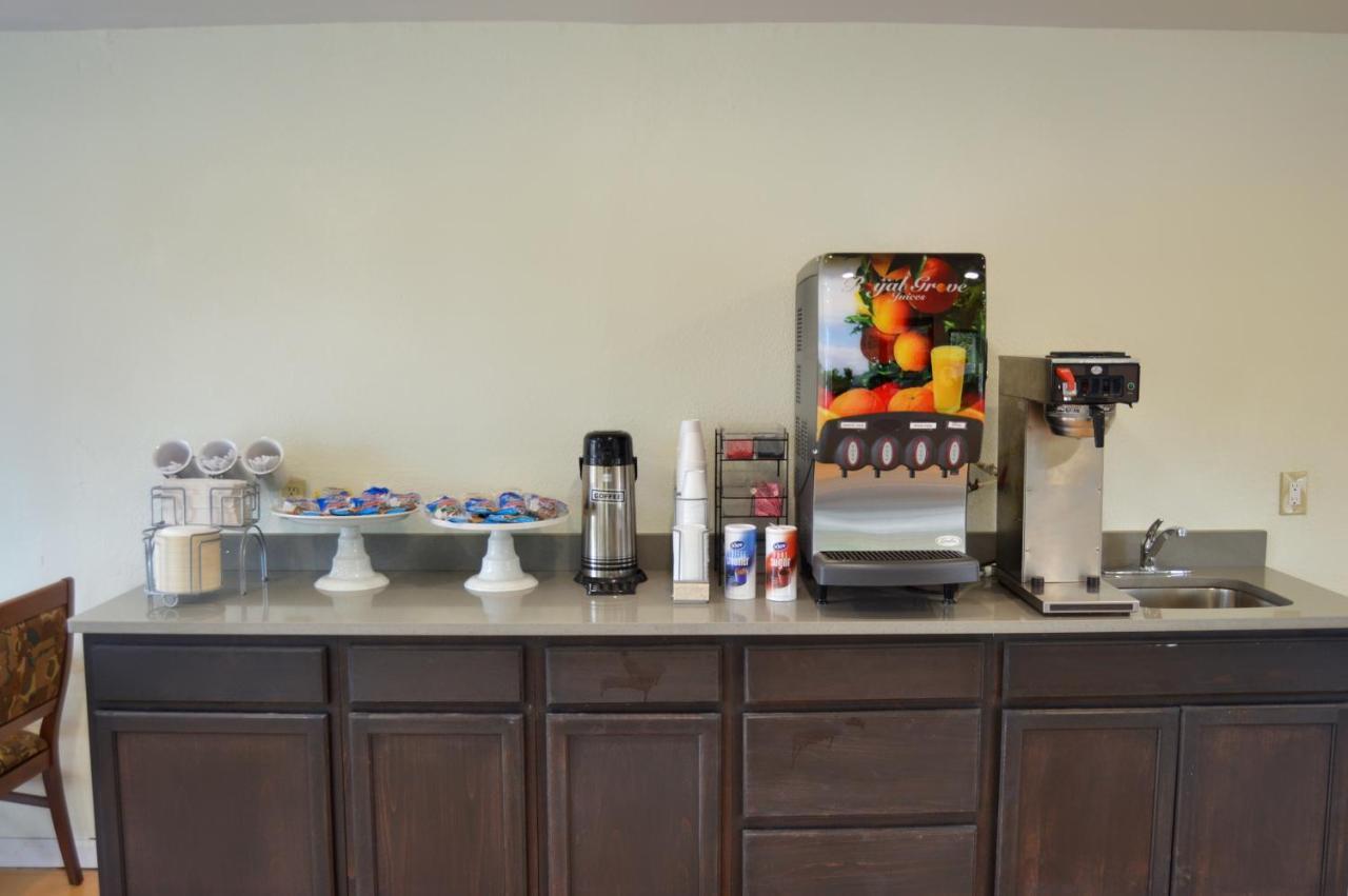 Days Inn By Wyndham Hardeeville Near Hilton Head מראה חיצוני תמונה