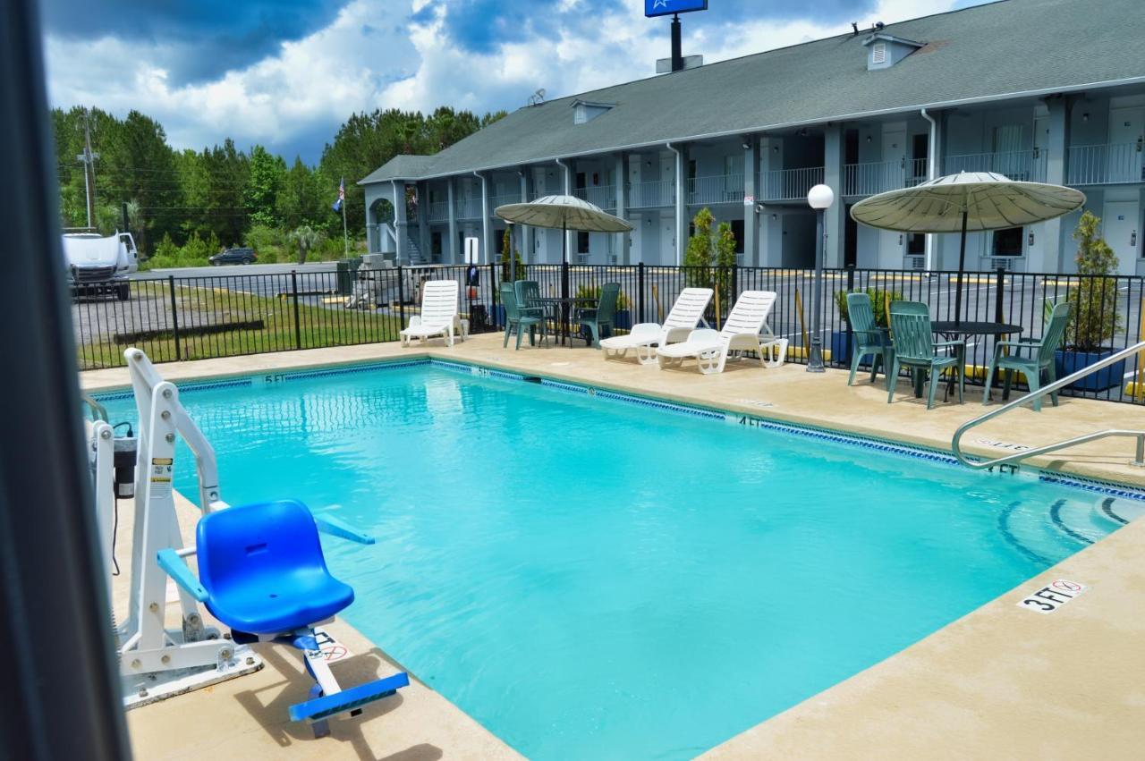Days Inn By Wyndham Hardeeville Near Hilton Head מראה חיצוני תמונה