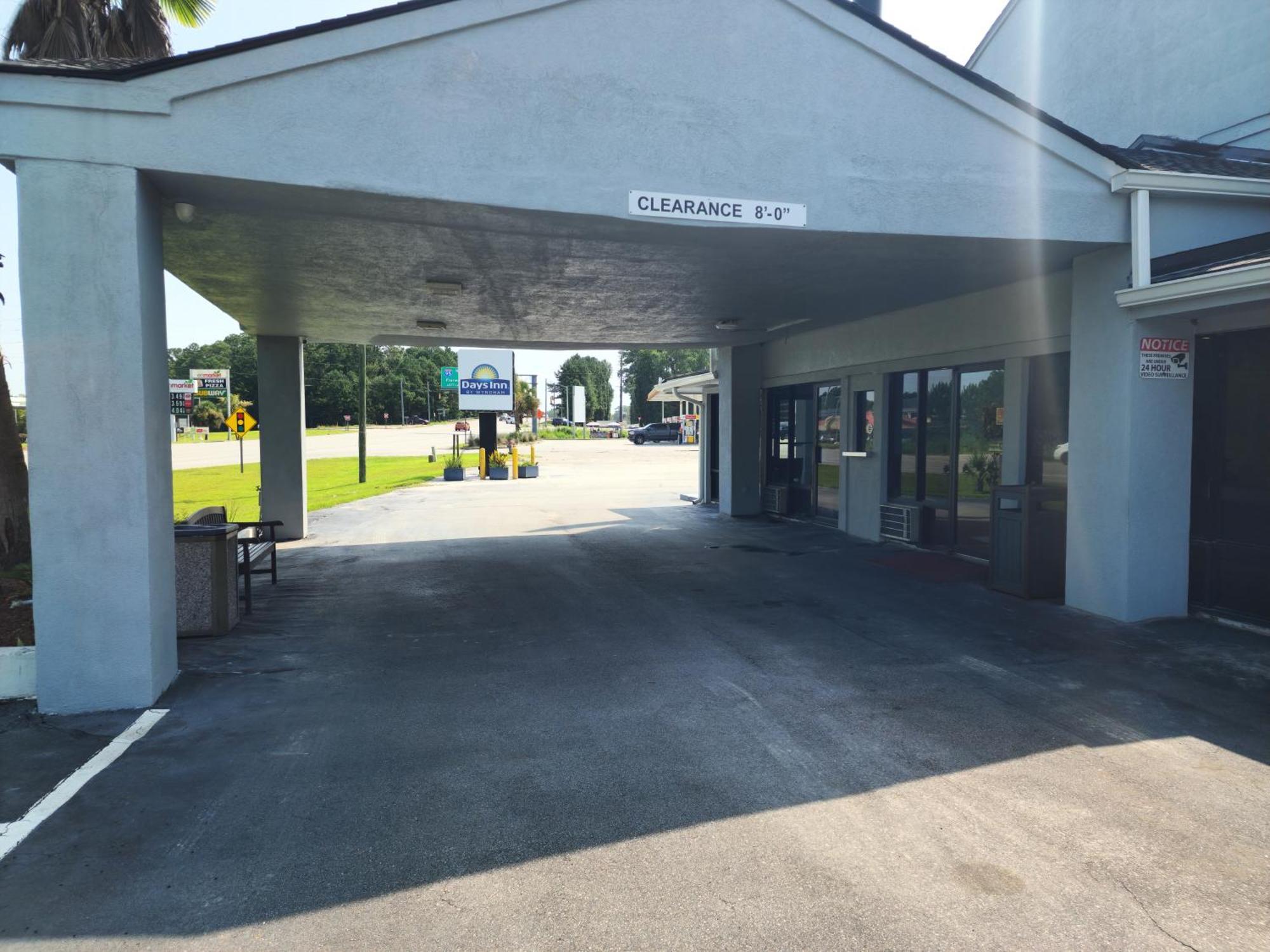 Days Inn By Wyndham Hardeeville Near Hilton Head מראה חיצוני תמונה