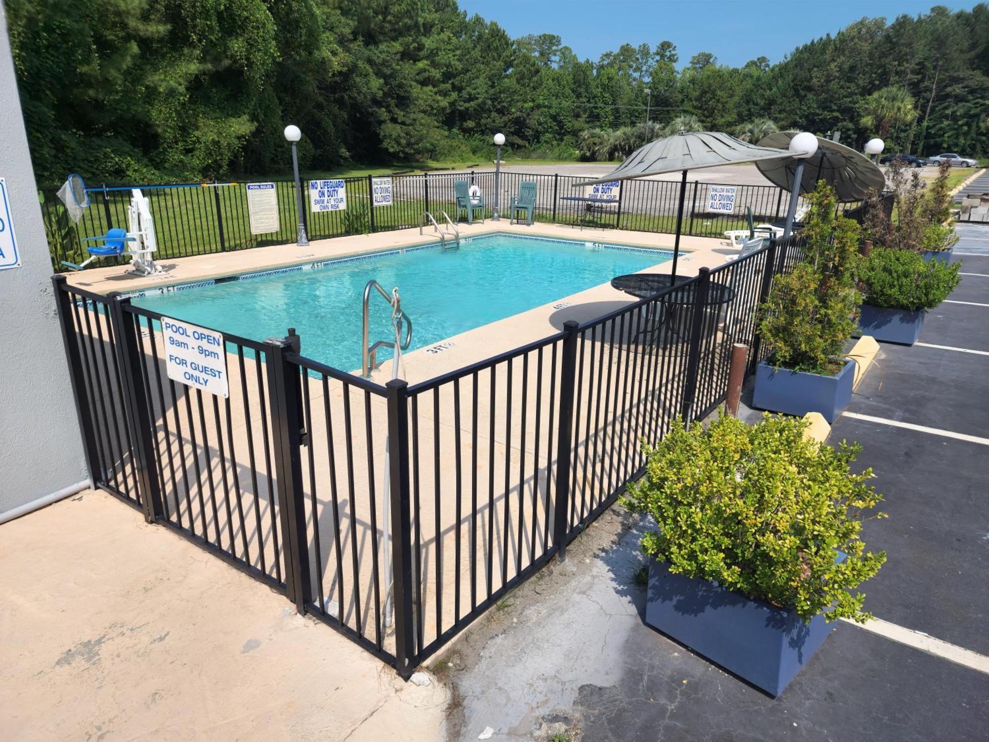 Days Inn By Wyndham Hardeeville Near Hilton Head מראה חיצוני תמונה